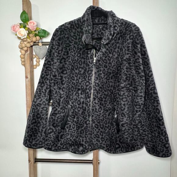 Torrid Gray‎ Faux Shearling Leopard Print Full Zip Jacket Size 2X - Picture 1 of 8